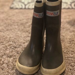 Xtratuf toddler rain boot sz13